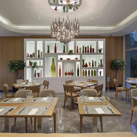 호텔 Doubletree By Hilton - Tuzla 4*