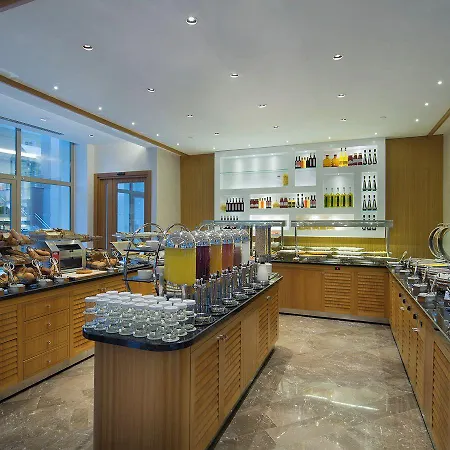 호텔 Doubletree By Hilton - Tuzla 4*